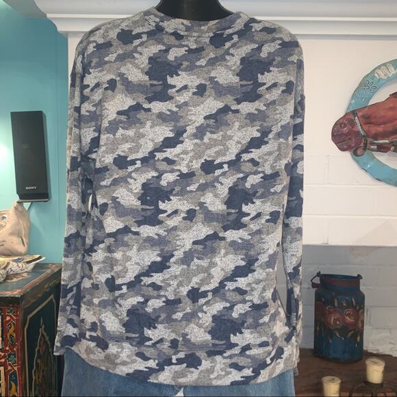 NWT BLUE GRAY CAMO CAMOUFLAGE OVERSIZED SWEATSHIRT JUMPER HI LOW YOGA xs - Picture 3 of 7